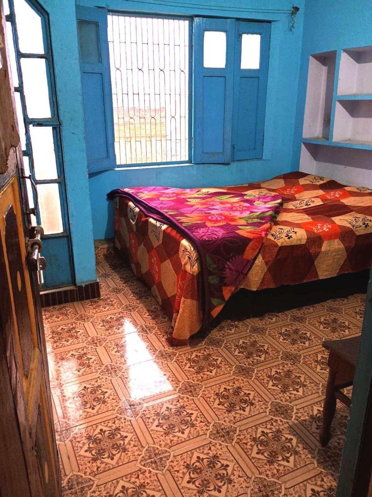 Tiwari Palace Modern Vision Guest House Varanasi Bagian luar foto