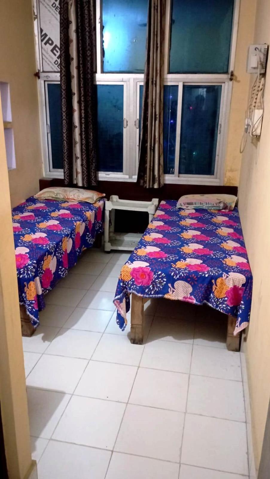 Tiwari Palace Modern Vision Guest House Varanasi Bagian luar foto