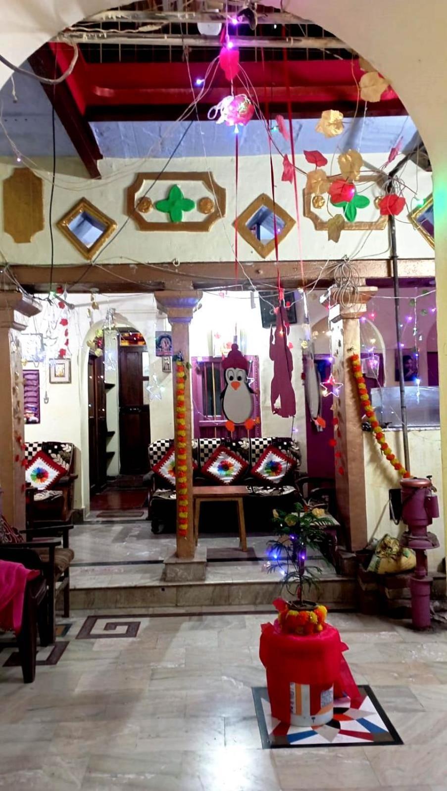 Tiwari Palace Modern Vision Guest House Varanasi Bagian luar foto